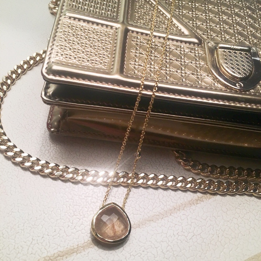 🎉HP🎉 Pink Pendant necklace